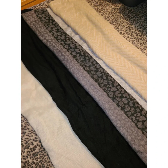 Lot of 4 Scarves: Women's Headscarf/Neck Scarf One Size Multicolor (AH) - Picture 2 of 16